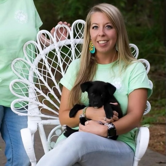 Meet your Posher, Andrea - Picture 1 of 6